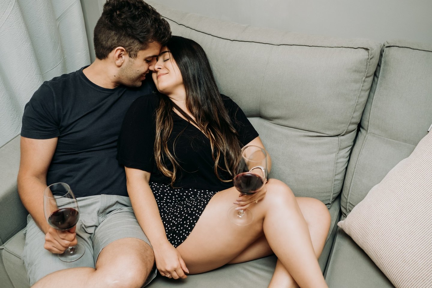 Personalidade, dia a dia e amor em um único ensaio de casal em casa! Personalidade, dia a dia e amor em um único ensaio de casal em casa!